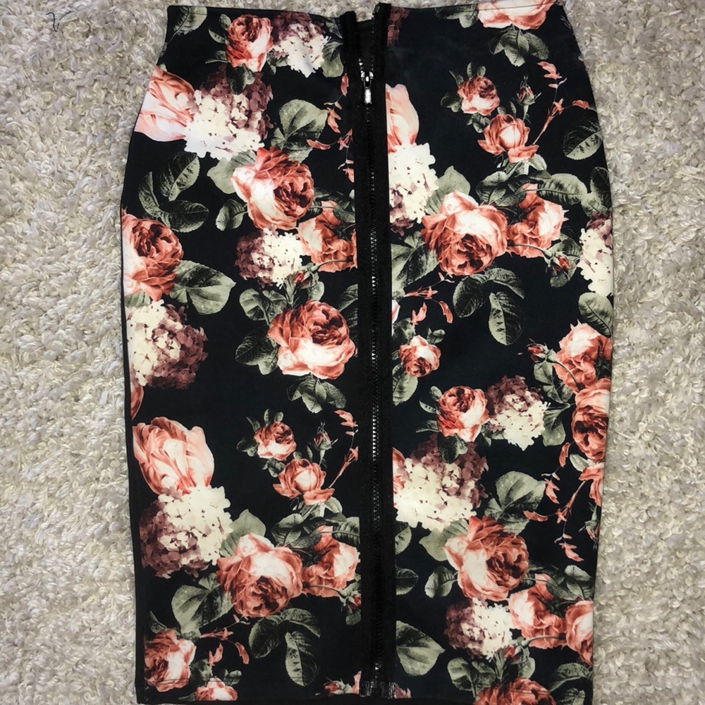Bundle of two midi skirt